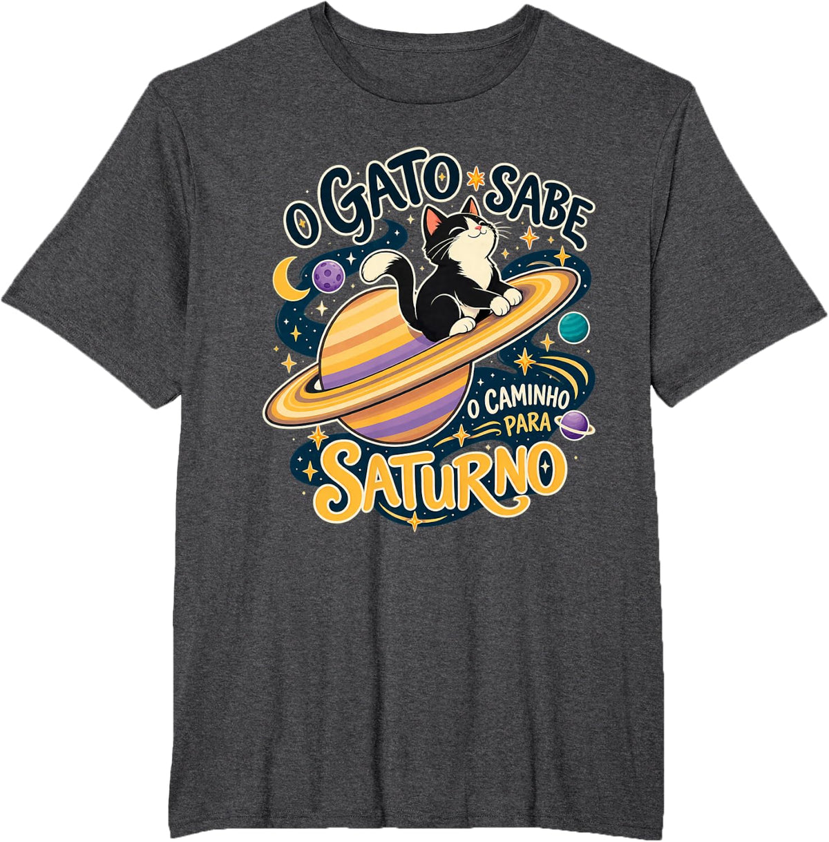 Space Cat Illustration with Portuguese Saying T-Shirt - Dark Heather Grey